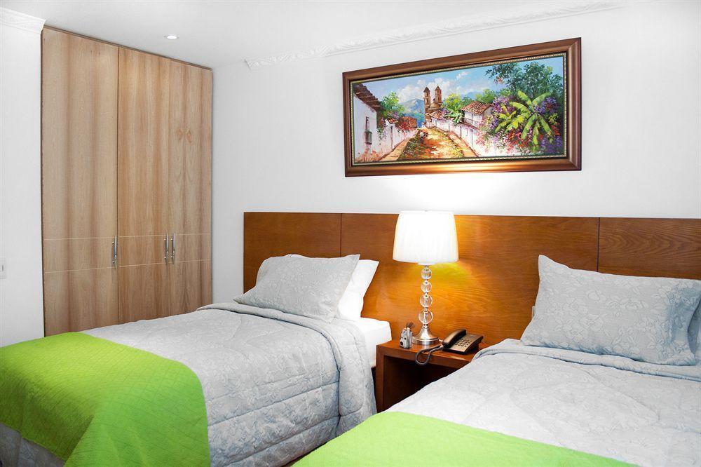Hotel Casa Mahanaim Colferias, Bogotá Exteriör bild